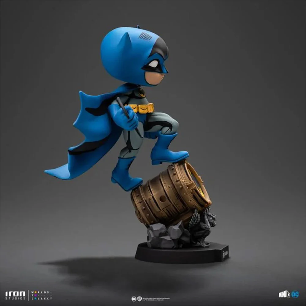 BATMAN on Bat-Signal (Blue Variant) MiniCo Vinyl Figure - Image 4