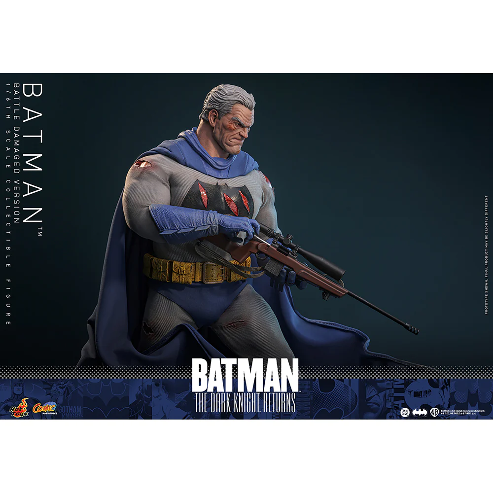 BATMAN: THE DARK KNIGHT RETURNS Batman (Battle Damaged Version) Sixth Scale Figure by Hot Toys - Image 7