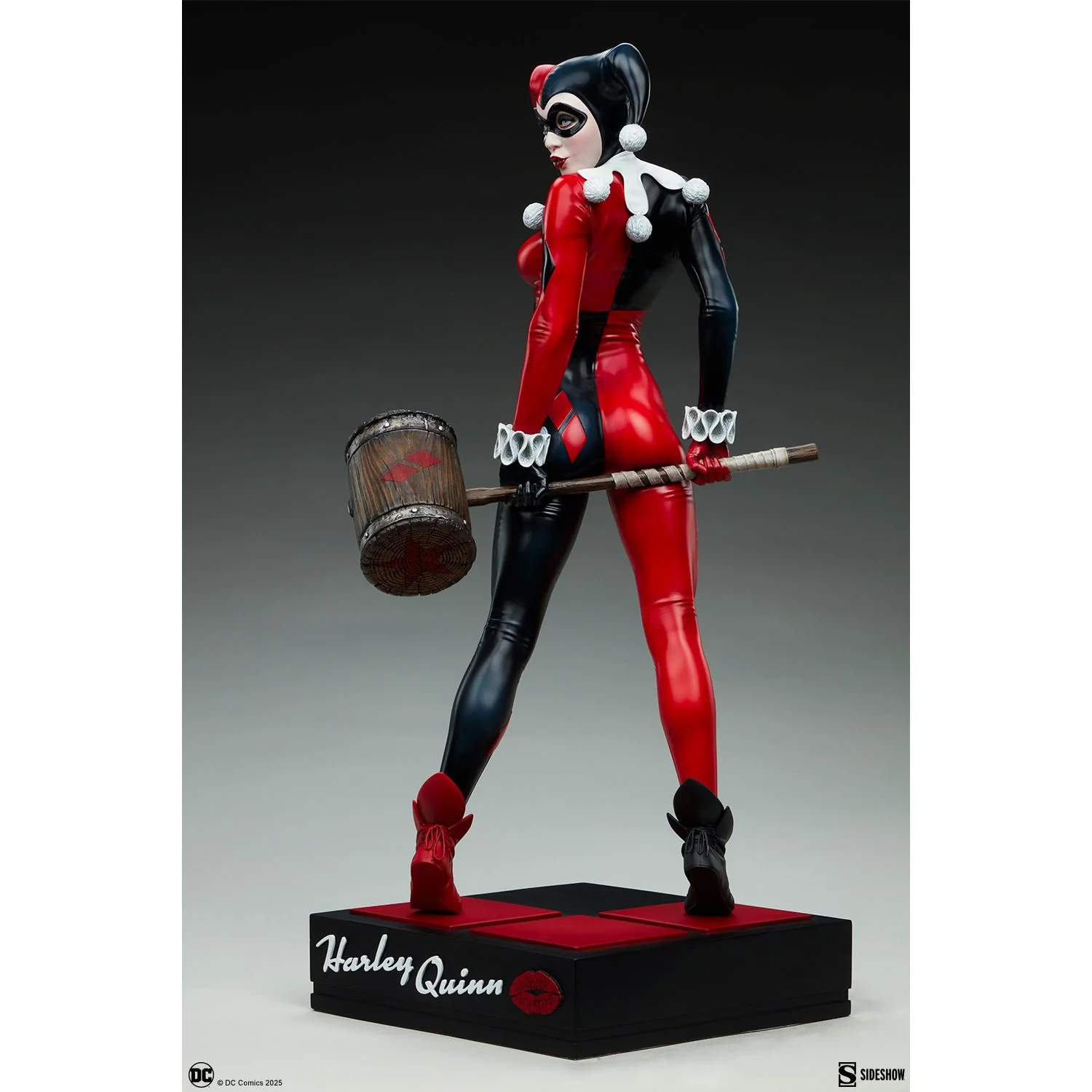 HARLEY QUINN™ Premium Format™ Figure - Image 3