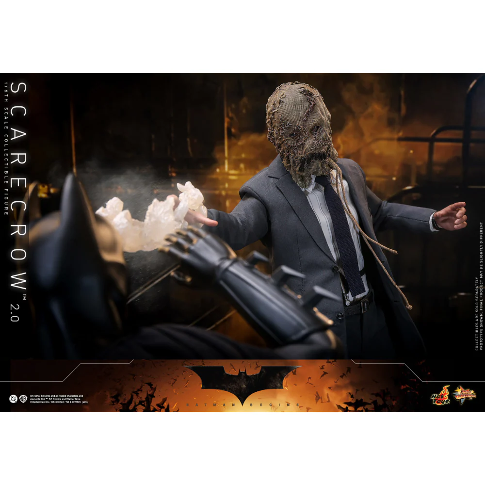 BATMAN BEGINS Scarecrow™ (2.0) Sixth Scale Figure - Image 11
